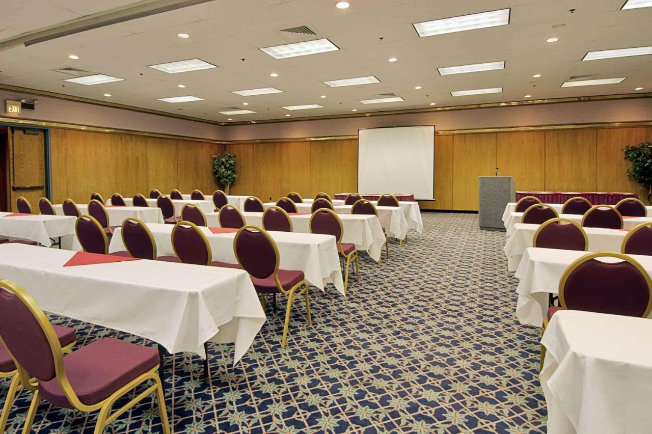 Ramada By Wyndham Portland Airport Hotel Luaran gambar