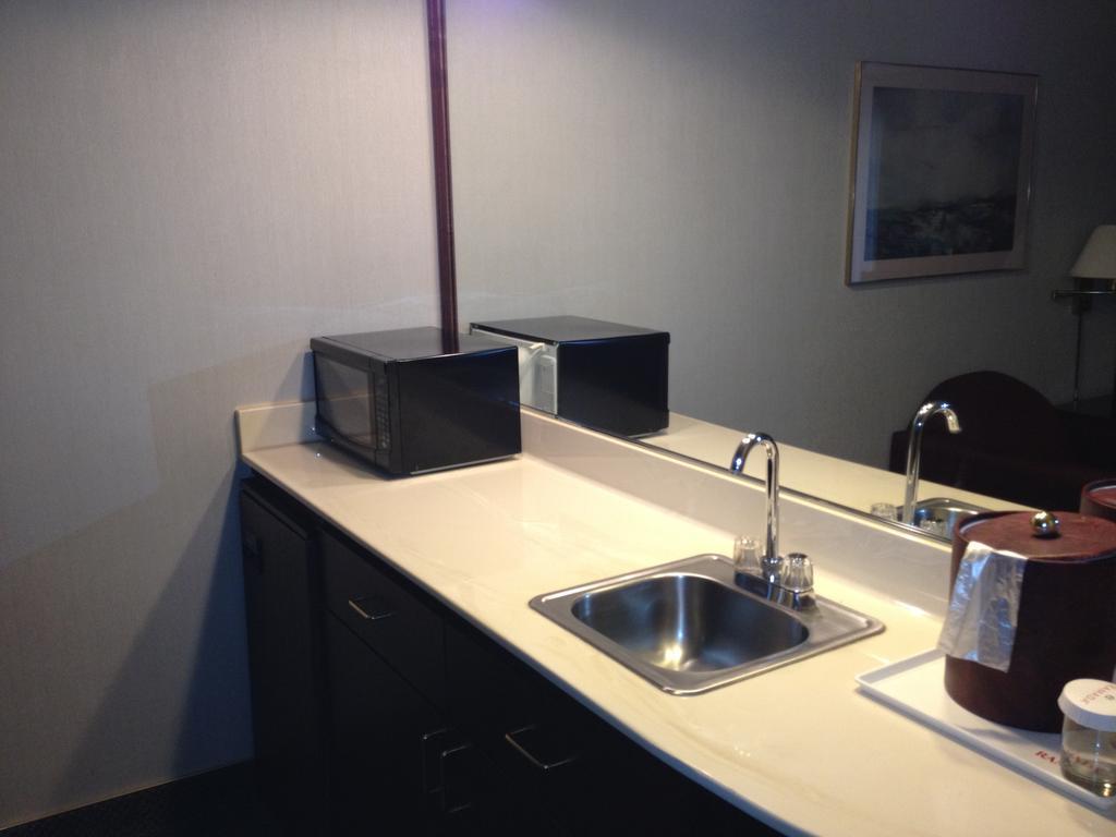 Ramada By Wyndham Portland Airport Hotel Luaran gambar