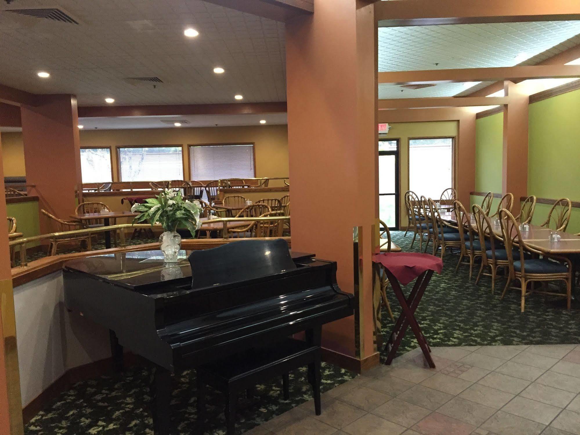 Ramada By Wyndham Portland Airport Hotel Luaran gambar