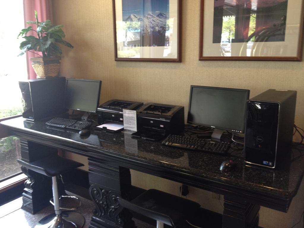 Ramada By Wyndham Portland Airport Hotel Luaran gambar